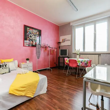 The Best Rent - Spacious Near Metro Station Gorla 公寓